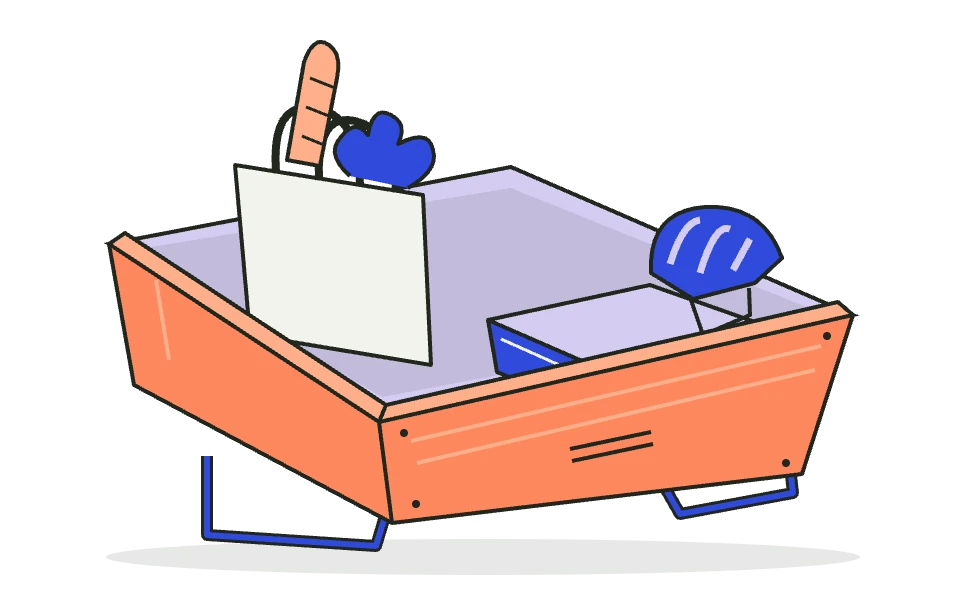 Nahansicht einer Lastenrad-Ladebox mit Einkaufstasche, Picknickdecke und Fahrradhelm